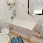 Apartment By The Sea Seget Vranjica, Trogir - 1050 *