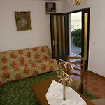 Apartment By The Sea Seget Vranjica, Trogir - 1050 Seget Vranjica